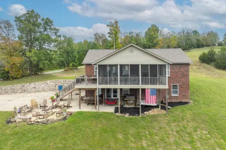 Lazy Days Waterfront for 12!