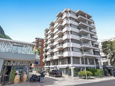 Paradiso Incanto Lake View Apartment - Happy Rentals