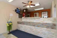 Super 7 Motel