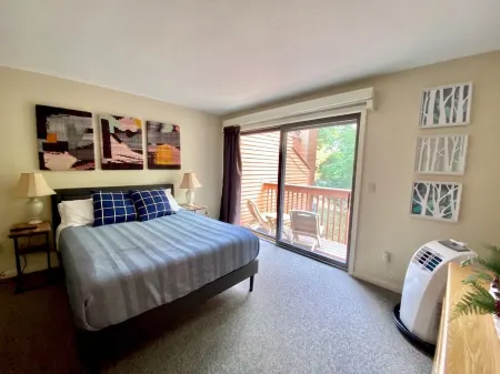 Private Spacious 3 bed Condo in Nordic Village