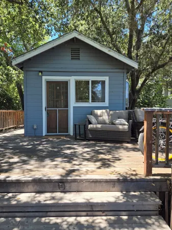 Peaceful retreat in the woods close to town
