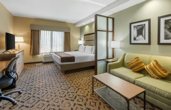 大學公園市貝斯特韋斯特優質酒店