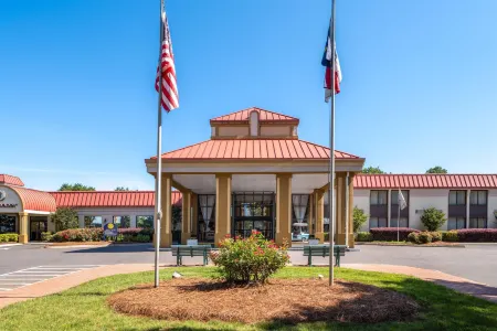 Village Inn Clemmons/Winston Salem, Trademark by Wyndham Отели в г. Клеммонсвилл