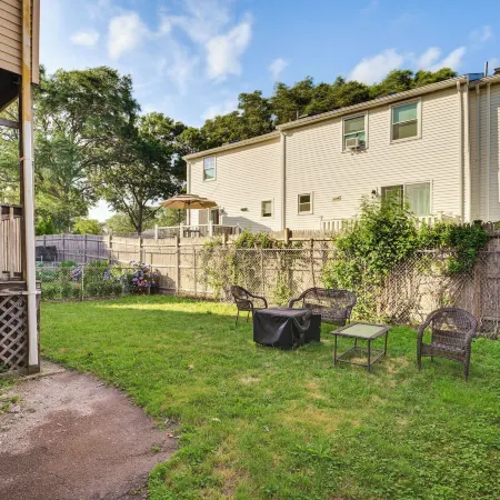 Medford Apartment Rental, 5 Mi to Downtown Boston