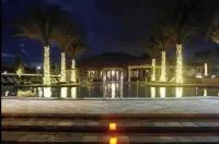 Amazing Lakeview 4 BR Vacation Home with Heated Pool! Near All Parks.