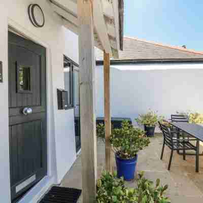 Armada Cottage Others