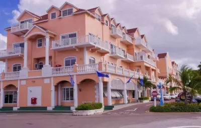 Lagoon Luxury at Sandyport