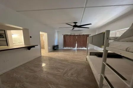 New Remodeled Modern Studio, AC, Generator