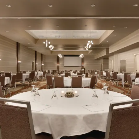 Embassy Suites by Hilton Akron Canton Airport