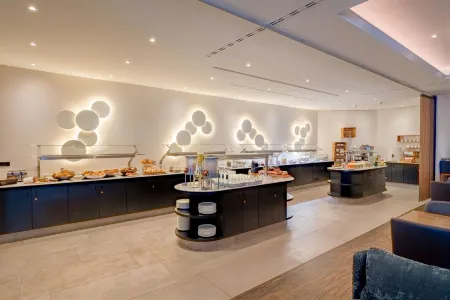 Spark by Hilton Wuppertal City Centre Отели рядом с достопримечательностью «Тоеллетурм»