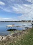 Recently Renovated Cozy House on Monona Bay with Lake Access