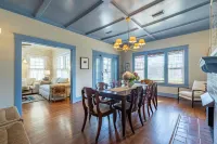 The Hansell House, your Downtown Thomasville Destination! Family + Pet Friendly!