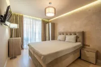 Cozy apartment in charming Sandanski with WiFi, AC Hotels in Sandanski