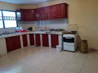 Souvenir House: 4br, Wifi, TV, AC, 24h elect, Fridge...