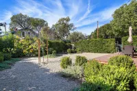 Charming 2-bedroom bungalow in Santa Paula with WiFi, AC Hotels in Santa Paula