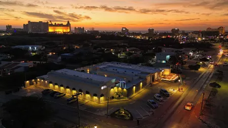 Aruba Boutique  Art Hotel, BW Signature Collection Отели в г. Палм-Бич