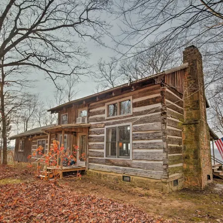 Cozy Cumberland Mountain Cabin w/ Stunning Views!
