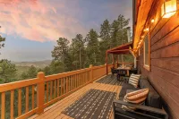 New 4BR Luxe Getaway Stunning Views/ Hot Tub/ Home Theater & Games- Pet Friendly