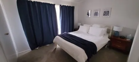 Cosy, comfortable and expansive decks, easy walk from Blairgowrie shops