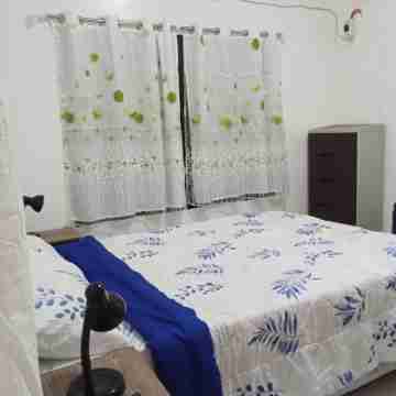 Private 2-Br/3 Bath home in Limay with AC, Wi-Fi, Washer & Dryer, & Free Parking Rooms