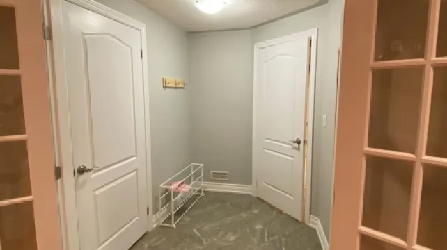 Cozy Priv. Bsmt 1 Bdrm 1 Bath apartment w/ parking