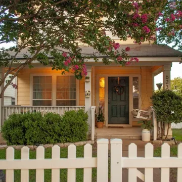 Family/Pet Friendly 3-bedroom Vintage Inspired house in Kyle