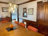 Charming 4-bedroom Colonial in lovely Keene with WiFi, AC