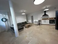 Charming downtown apartment