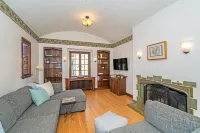 Historic Tudor Cottage - Cute 3 Bedroom Home