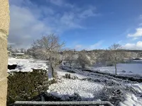 Casa Completa de 2 Pisos, com Cozinha em Open Space Hotels in Sao Pedro do Sul