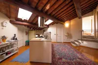Elegant apartment with panoramic terrace in the historic heart of Pistoia