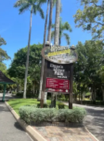 Elegant well equipped 2 bedroom Villa with a breathtaking view of the sea.