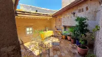 House, gîte, apartment, private mansion with character historic center Pézenas