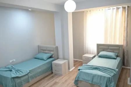 Green house Отели в г. Поградец