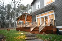 Modern Lake Champlain Lake House with Private Beach and Docks Hotels in Charlotte