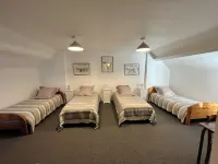 Charming gîte in a green setting, with swimming pool.