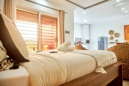 ALICIA RESIDENCE Luxurious, comfortable studio apartment