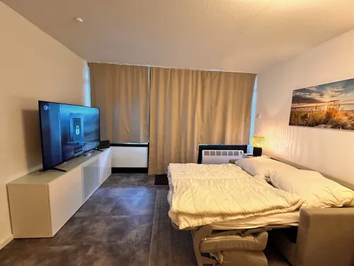 Sunny balcony with sea view directly on the beach