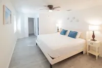 Spacious 3-bedroom house with A/C, heat, wi-fi, in peaceful setting by the river