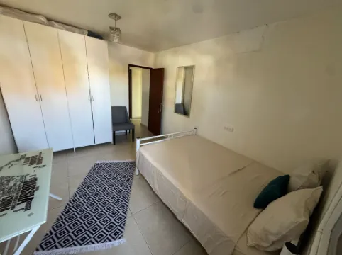 דHuge vue, very central, 10 min. walk from sea, food around, free parking,