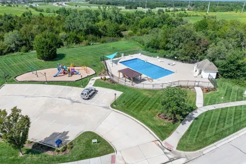 Beautiful 4 Bedroom 3 bath home in nice Eastside neighborhood and LOTS of extras - balcony