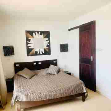 Jolie Villa Pieds Dans Leau et Proche de Toutes Commodité Rooms