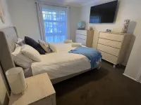 Swansea Sands- Modern Family home close to the lake Hotels in Caves Beach