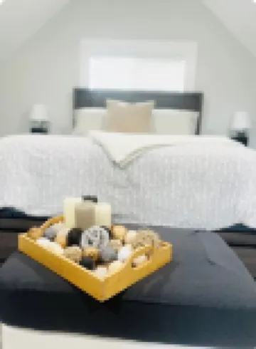 Bright one bedroom loft cottage guest house