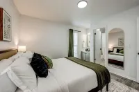 Chic Stay @ the Hub – WiFi+Parking w/ Weekday Deal