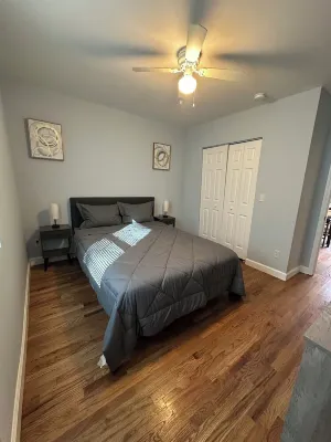 Cozy 2-bedroom apartment in peaceful Fayetteville with AC