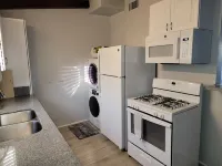 Charming 1-bedroom apartment in welcoming Inglewood with AC, WiFi