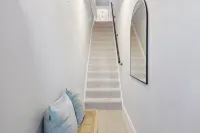 Modern & Charming Cottage Flat | Parking, Garden, Short walk to train, Eateries Hotel a Leyton