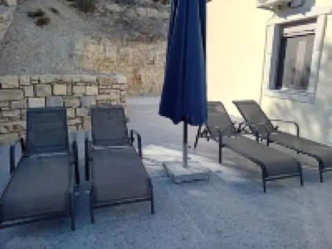 Charming 2-bedroom house with WiFi and AC in enchanting Pitsidia