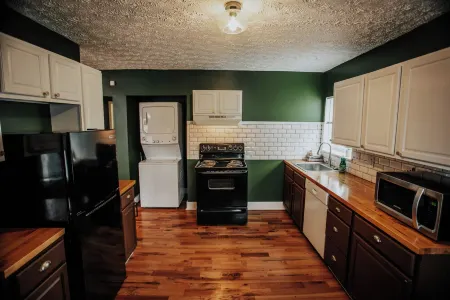 Riverside Retreat at Apt B